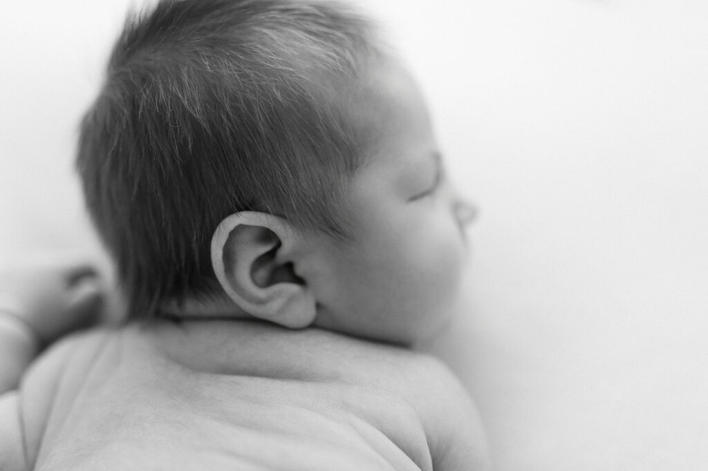 Newborn photo focusing on small details that change quickly